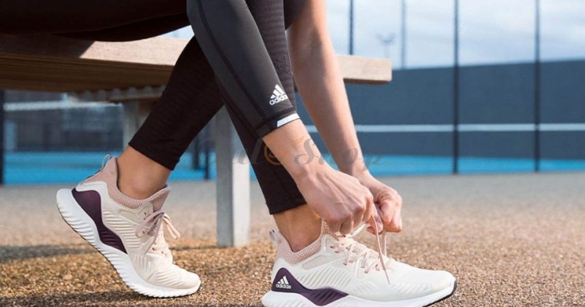 Công Nghệ Đế Adidas: Bí Quyết Đằng Sau Những Đôi Giày Luôn Công Nghệ Đế Adidas: Bí Quyết Đằng Sau Những Đôi Giày Luôn