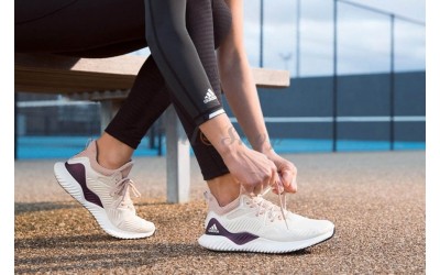 Công Nghệ Đế Adidas: Bí Quyết Đằng Sau Những Đôi Giày Luôn 