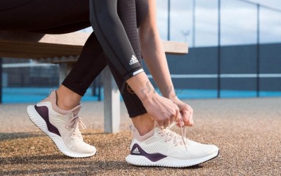 Công Nghệ Đế Adidas: Bí Quyết Đằng Sau Những Đôi Giày Luôn 