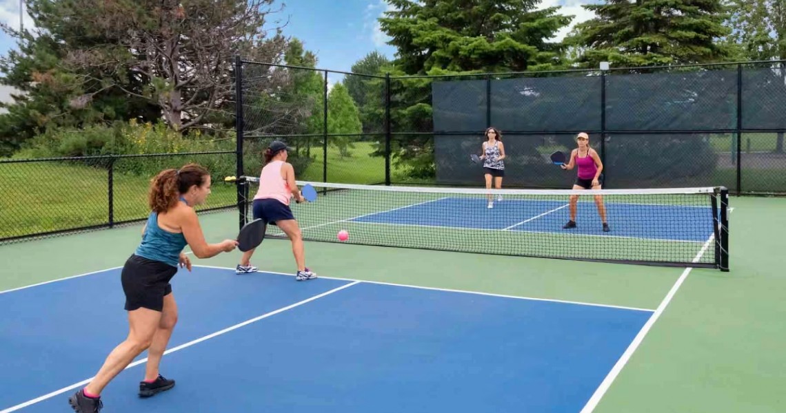 Chọn Giày Tennis & Pickleball Chuẩn Sân: Hướng Dẫn Chọn Đôi Phù Hợp Với Mọi Mặt Sân Chọn Giày Tennis & Pickleball Chuẩn Sân: Hướng Dẫn Chọn Đôi Phù Hợp Với Mọi Mặt Sân