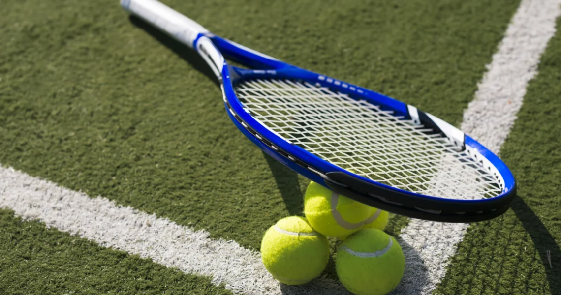 Top Vợt Tennis Dễ Đánh Nhất Cho Người Mới Bắt Đầu: Chinh Phục Sân Đấu Dễ Dàng Top Vợt Tennis Dễ Đánh Nhất Cho Người Mới Bắt Đầu: Chinh Phục Sân Đấu Dễ Dàng