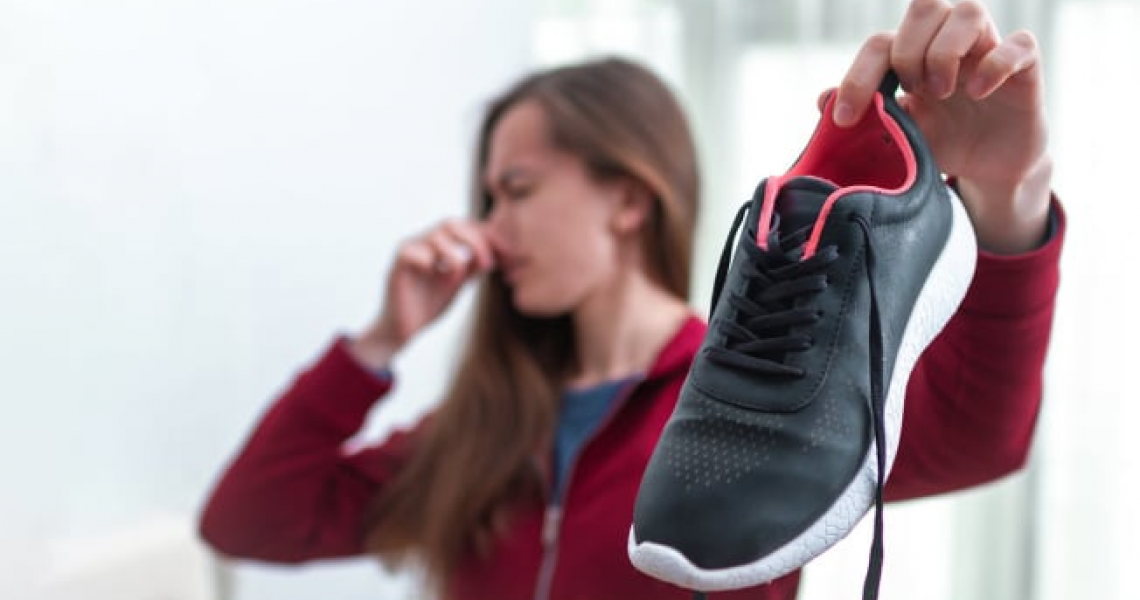 Giày Hôi? Thử Ngay 5 Cách Khử Mùi “Thần Kỳ” Cực Hiệu Quả! Giày Hôi? Thử Ngay 5 Cách Khử Mùi “Thần Kỳ” Cực Hiệu Quả!