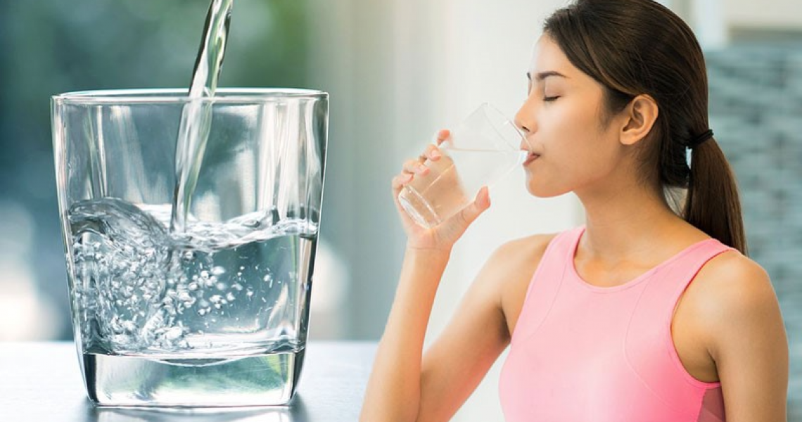 Uống Nước Đúng Cách: Bí Quyết Giữ Dáng, Đẹp Da Và Hơn Thế Nữa Uống Nước Đúng Cách: Bí Quyết Giữ Dáng, Đẹp Da Và Hơn Thế Nữa