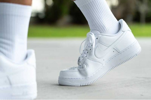 7 Đôi Giày Nike “Must-Have” Cho Mọi Tủ Đồ 2026