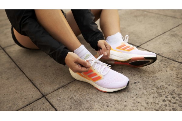 Top Giày Chạy Bộ Adidas Đẹp, Êm, Đáng Tiền Nhất Hiện Nay